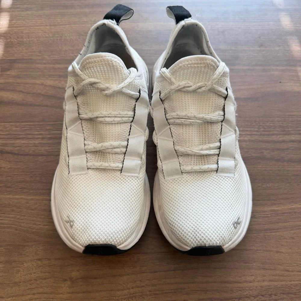 On Running On Cloudeasy, Undyed-White/Black - Picture 2 of 7